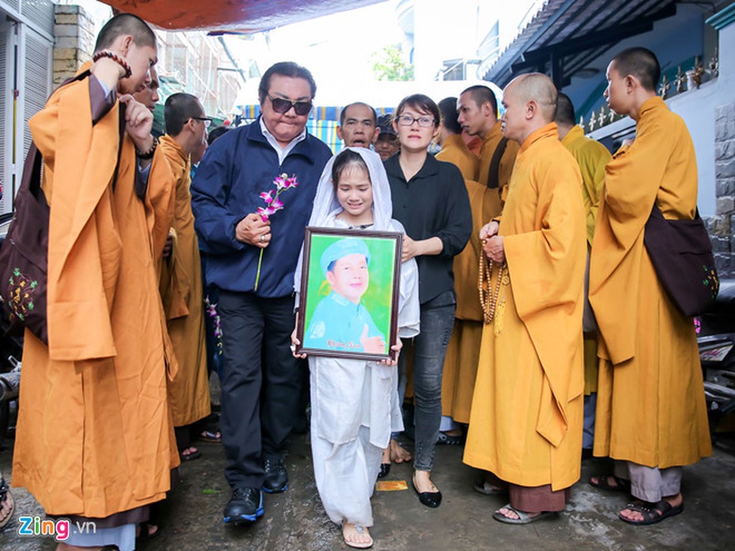 Phuoc Sang, Thanh Bach toi dua tien nghe si Khanh Nam-Hinh-4